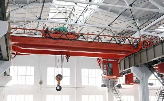 Capacidad de elevación 5 ~ 10 toneladas de EOT doble Crane With Cab Operation de la viga